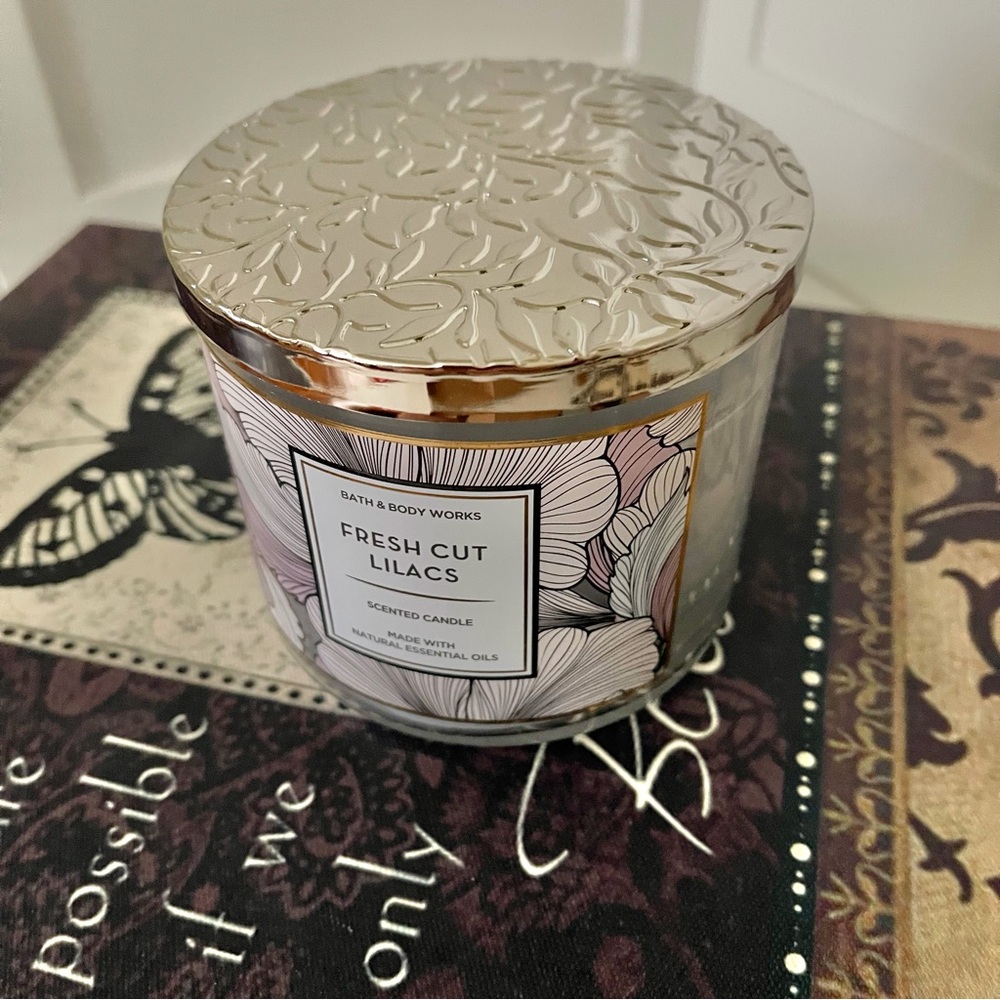 Bath & Body Works Fresh Cut Lilacs Three Wick Scented Candle - Picture 4 of 11